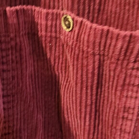 COPY - Roman's 2X Corduroy topGreat pre-owned condition heavyweight Cranberry c… - Picture 4 of 5